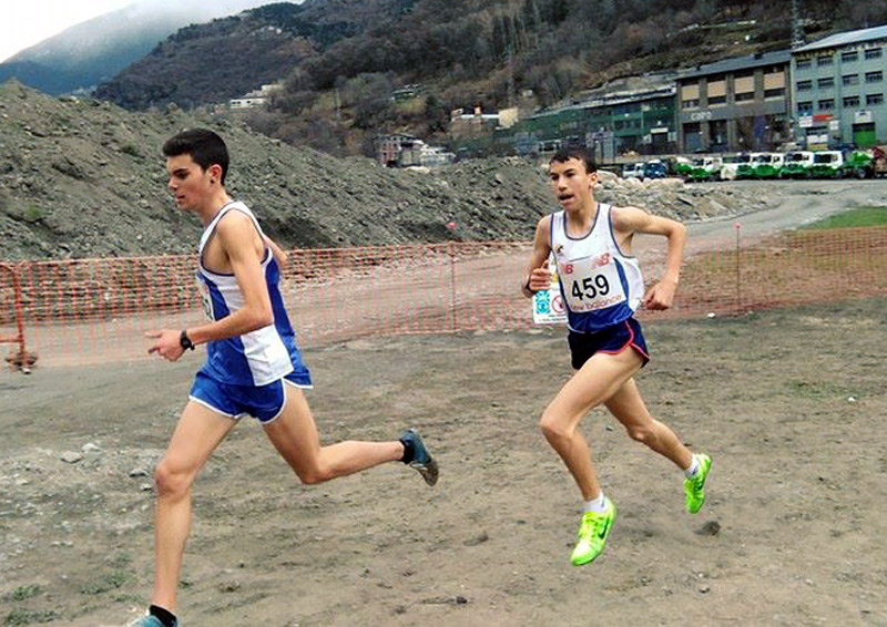 Said Mechaal, a la dreta, segueix les passes del seu germà Adel i està progressant en el món de l'atletisme nacional. (Foto: Facebook Said Mechaal).