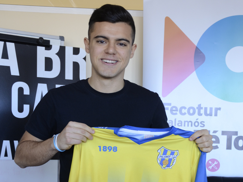 Nico Zanetti, el dia de la seva presentació amb el Palamós CF. (Foto: Olga Grassot).