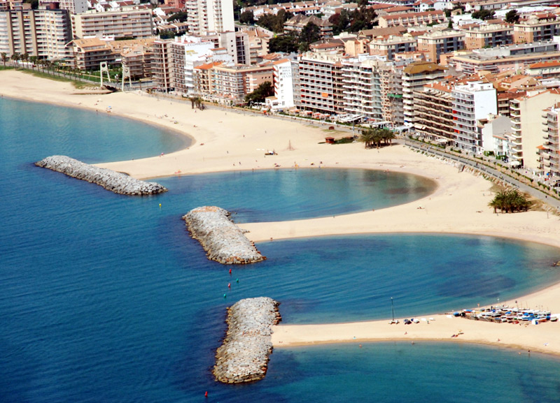 Vista aèria dels espigons de Sant Antoni.