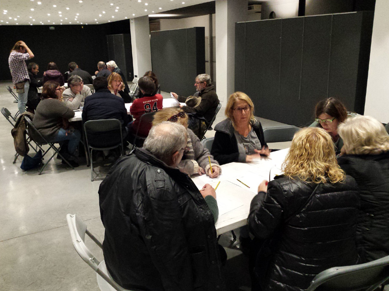 Sessió participativa per a la redacció del PEC. (Foto: Ajuntament de Palamós).