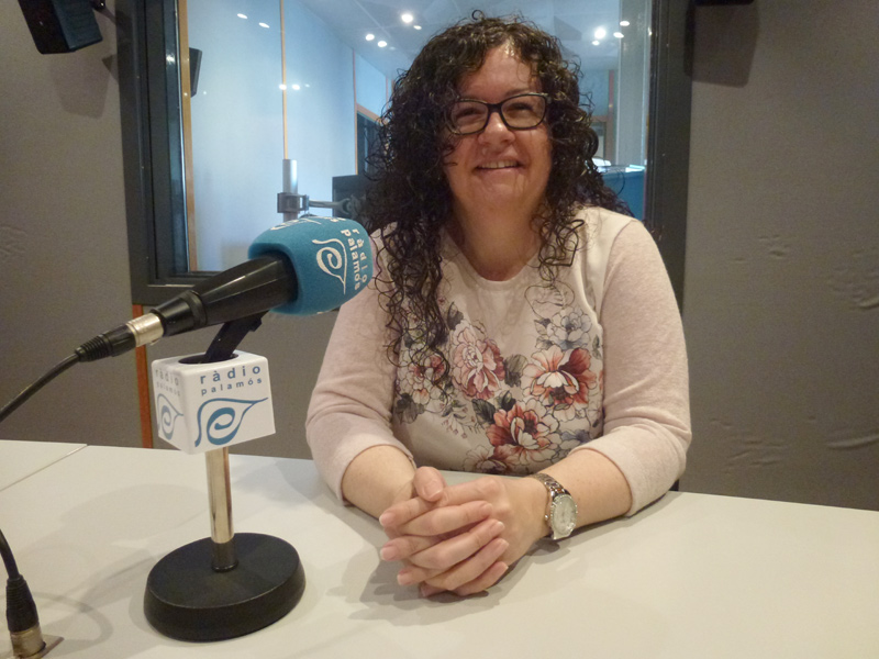 La regidora del PSC a l’Ajuntament de Palamós, Raquel Gallego, a l'espai 'Preguntes'.
