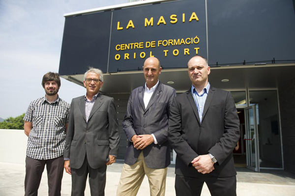Carles Folguera, director de la Masia del Barça, a la dreta de la imatge, és un dels ponents de la jornada. (Foto: Marca).