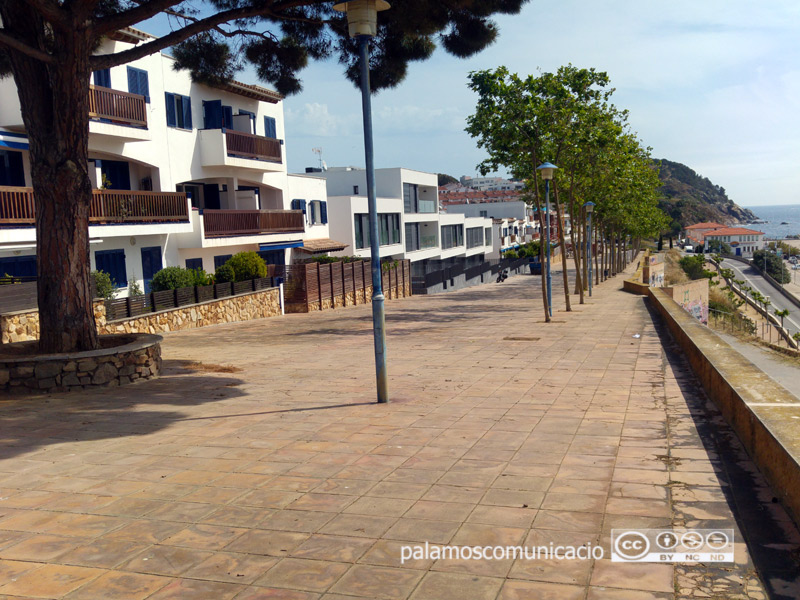 Es reformarà el paviment del passeig de Les Pites.