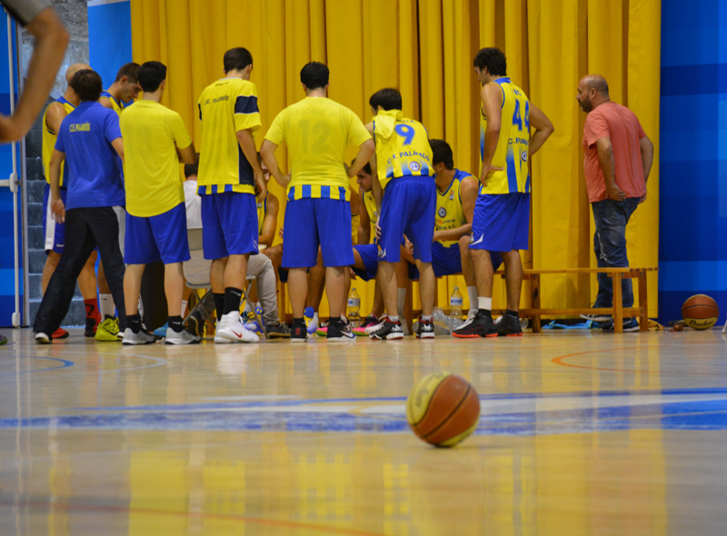 Darrer partit de la lliga regular per al Multiserveis, que haurà de jugar després la promoció de descens. (Foto: Xavier Saguer).