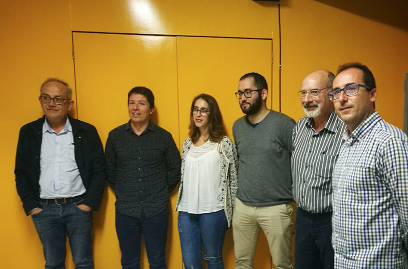 Nova executiva local d'ERC amb el nou presient, Marçal Gallego, tercer per l'esquerra.