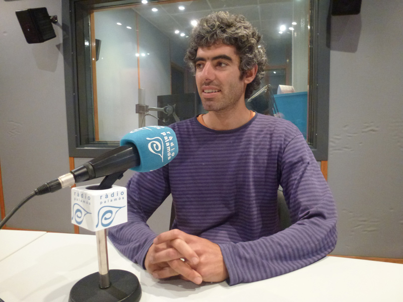 El regidor de la CUP a l'Ajuntament, Joan Bohigas, avui a l'espai de Ràdio Palamós, 'Preguntes'.