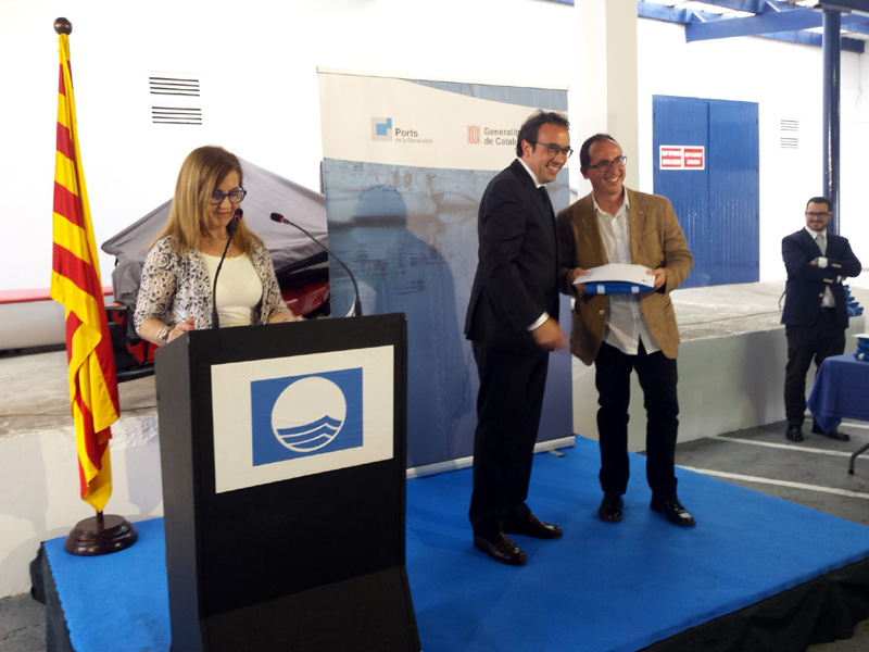 L'acte de lliurament de les Banderes Blaves 2017, avui a Palamós. (Foto: Ajuntament de Palamós).