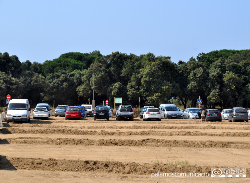 Aparcament actual de la platja de Castell.