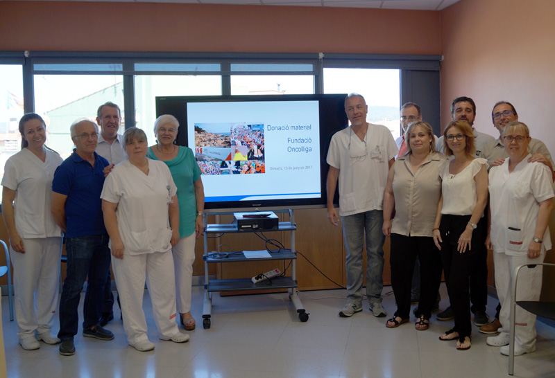 Acte de donació de la Fundació Oncolliga a l'hospital de Palamós.