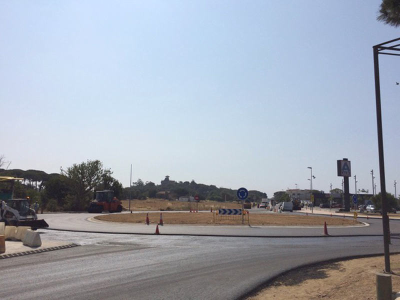 Nou giratori que regularà l'encreuament de l'avinguda de la Unió, a Calonge, amb l'accés a l'autovia C-31. (Foto: Ajuntament de Calonge).