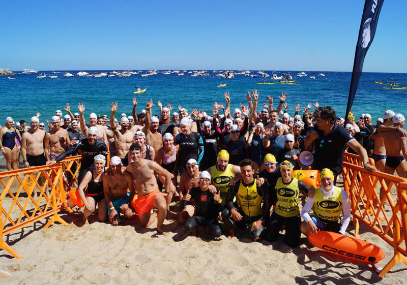 L’Oncoswim es va fer dissabte passat en aigües de la Costa Brava. (Foto: David Fajula).