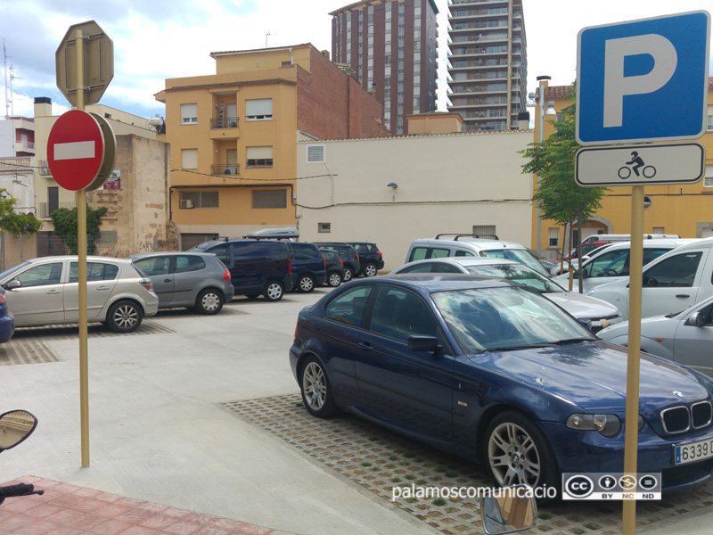 El nou aparcament de la plaça de l'Energia ja està operatiu.