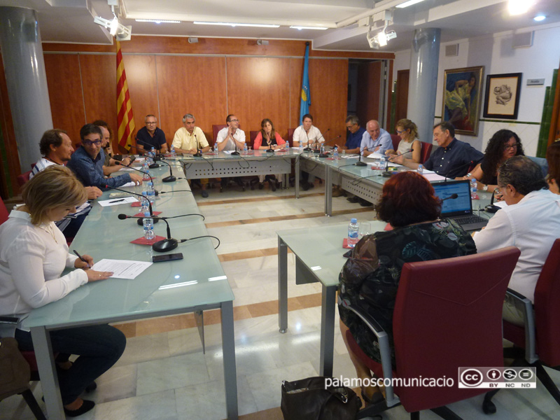 Ple de l'Ajuntament de Palamós celebrat ahir.