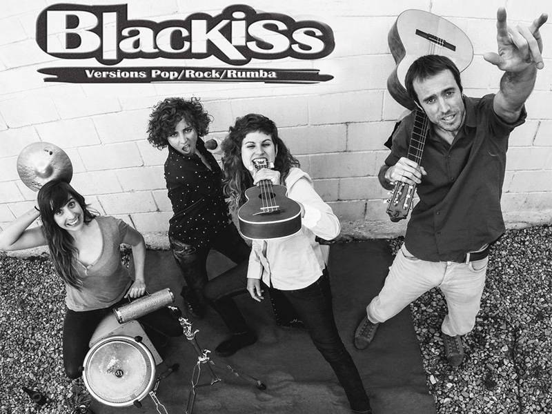 La formació Blackiss actua avui a la plaça de Catalunya.