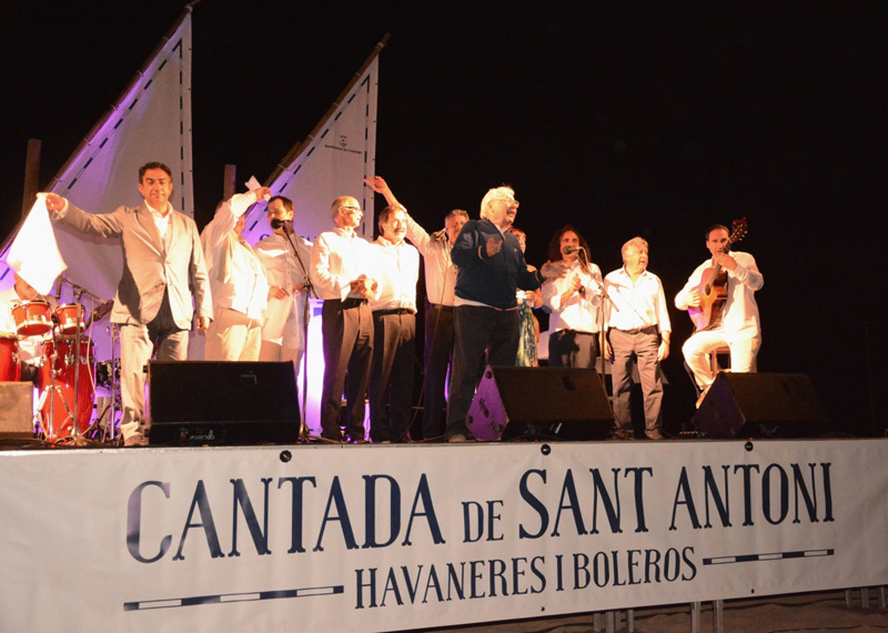 Cantada d'Havaneres i Boleros de Sant Antoni, a l'espigó de l'Amistat. (Foto: Ajuntament de Calonge).