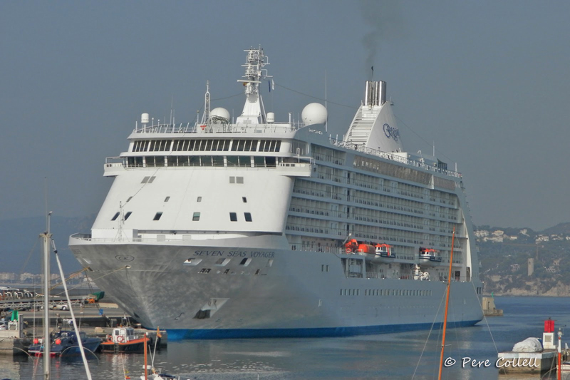 El Seven Seas Voyager, al port de Palamós.