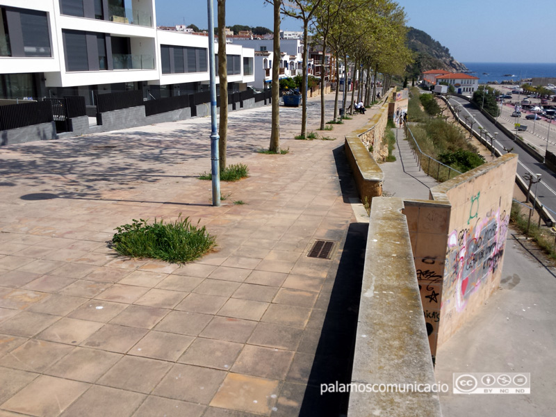 El passeig de Les Pites està actualment força deteriorat.