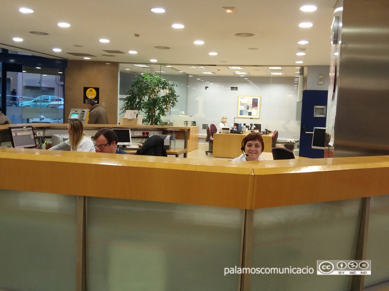 Recepció central a l'hospital de Palamós.