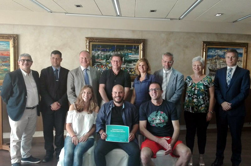 Víctor Goitia, amb el guardó de la Beca. (Foto: Costa Brava Centre).