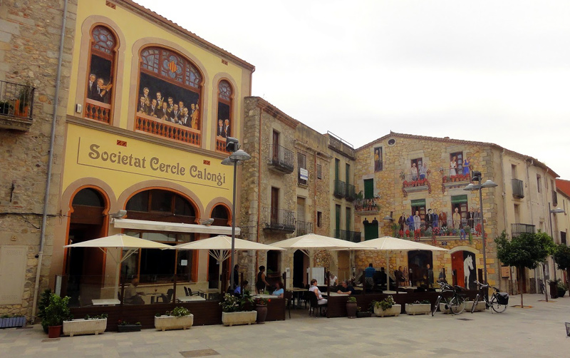 Nucli antic de Calonge amb el Cercle Calongí. 