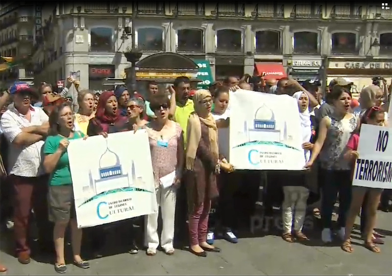 La comunitat musulmana rebutja els atemptats. (Foto: Europa Press TV).