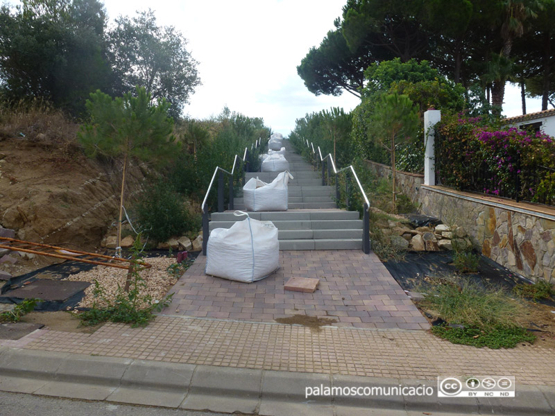 Escales inacabades a Sant Esteve de La Fosca.