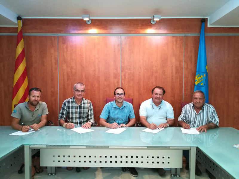 D'esquerra a dreta, representants de General Nàutic, Nàutic Palamós, l'alcalde Puig i representants del CN Costa Brava-Vela Palamós i Front al Mar.