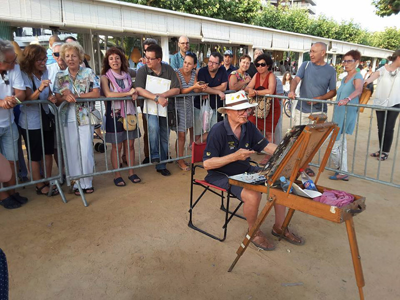 Pere Coll en un concurs de pintura ràpida al passeig del Mar. (Foto: Cercle Artístic).