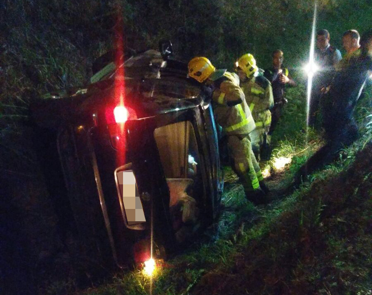 Els bombers van haver d'actuar per treure l'ocupant del vehicle. (Foto: Policia Local de Palamós).