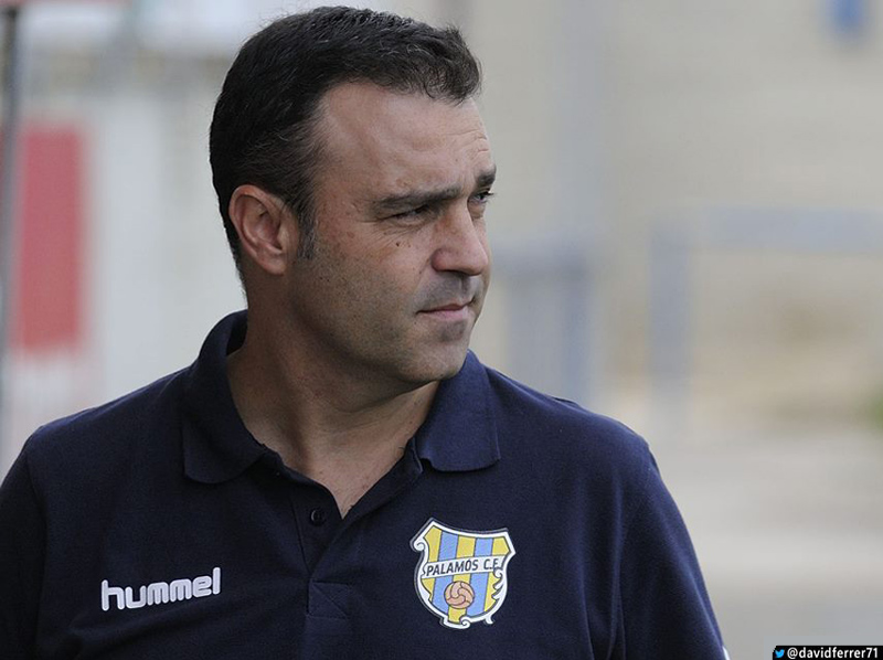 Vicenç Fernández, entrenador del Palamós CF. (Foto: @davidferrer71).