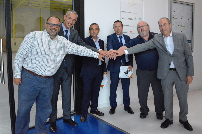 Els diferents participants a la presentació dels partners del viver d'empreses. (Foto: Ajuntament de Calonge i Sant Antoni).