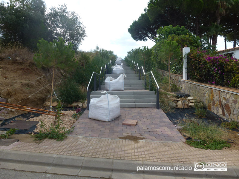 Escales inacabades a Sant Esteve de La Fosca.