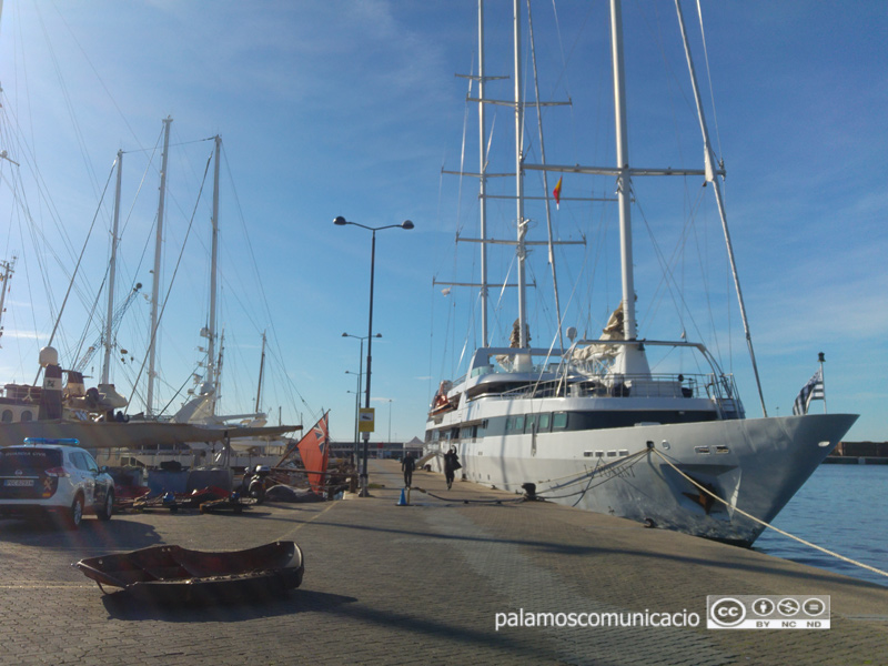 El veler de luxe francès, Le Ponant, aquest matí a Palamós.