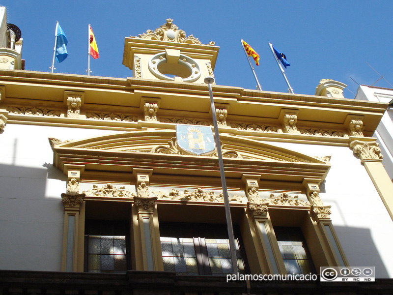 A les 17.14h, s'hissarà la senyera a l'Ajuntament.