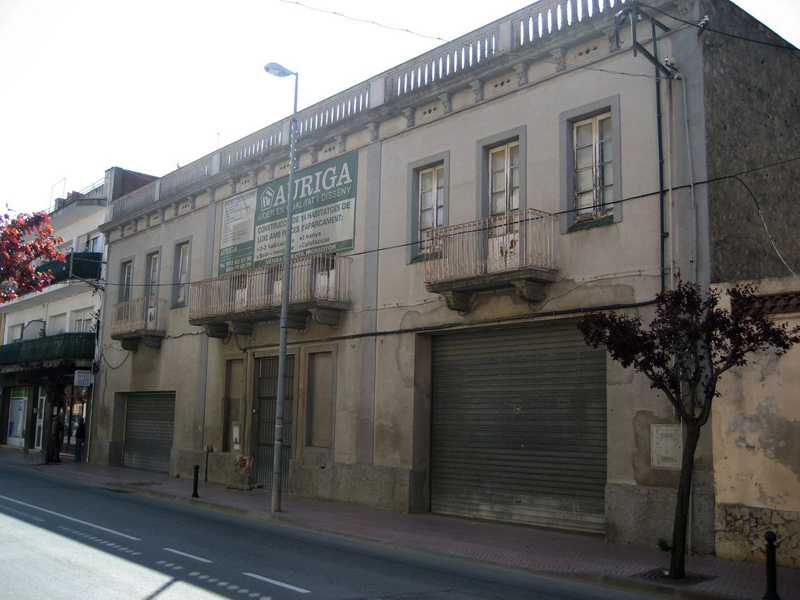L'edifici de l'antic ajuntament de Sant Joan. (Foto: Gabriel Martín).