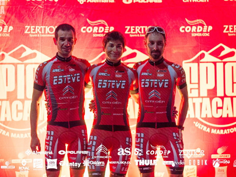 Podi de l'Esteve Team a l'Èpica Atacama. (Foto: Bicis Esteve).