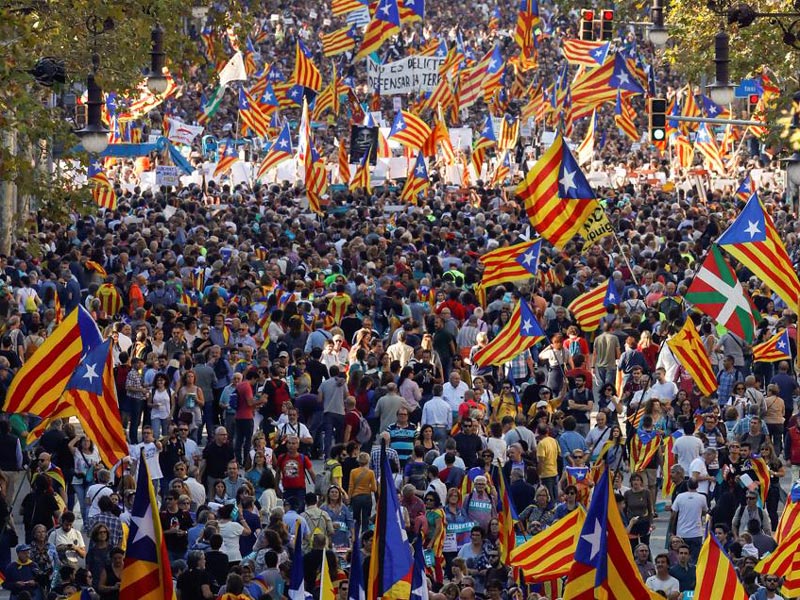 Una de les manifestacions que s'han fet en les darreres setmanes, al voltant del procés sobiranista.