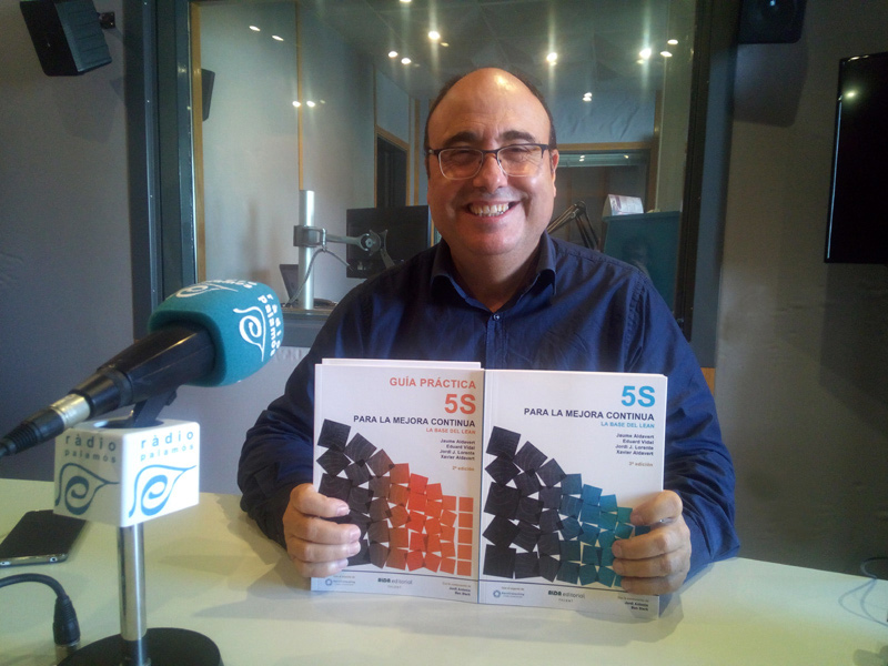Xavier Aldavert, entrevistat als estudis de Ràdio Palamós.