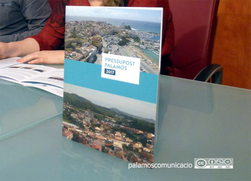 imatge d'arxiu del llibret informatiu del pressupost municipal de Palamós.