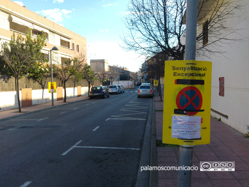 El tram del carrer de la Indústria on es fa el 'Fem dissabte', ja senyalitzat.