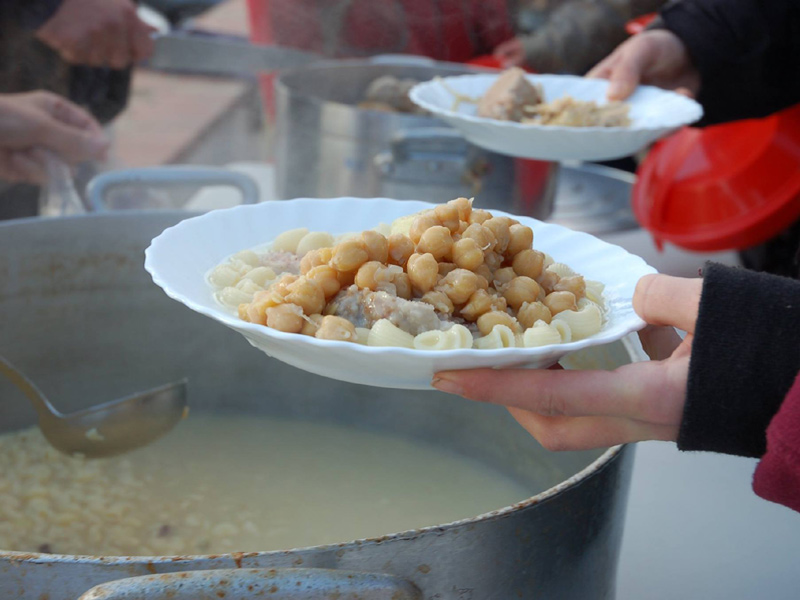 La CUP de Palamós i Sant Joan convida a menjar escudella, demà al passeig del Mar.