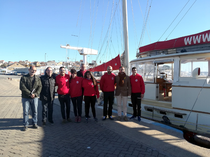 Autoritats municipals de Palamós fent la visita a l'Astral. (Foto: Ajuntament de Palamós).