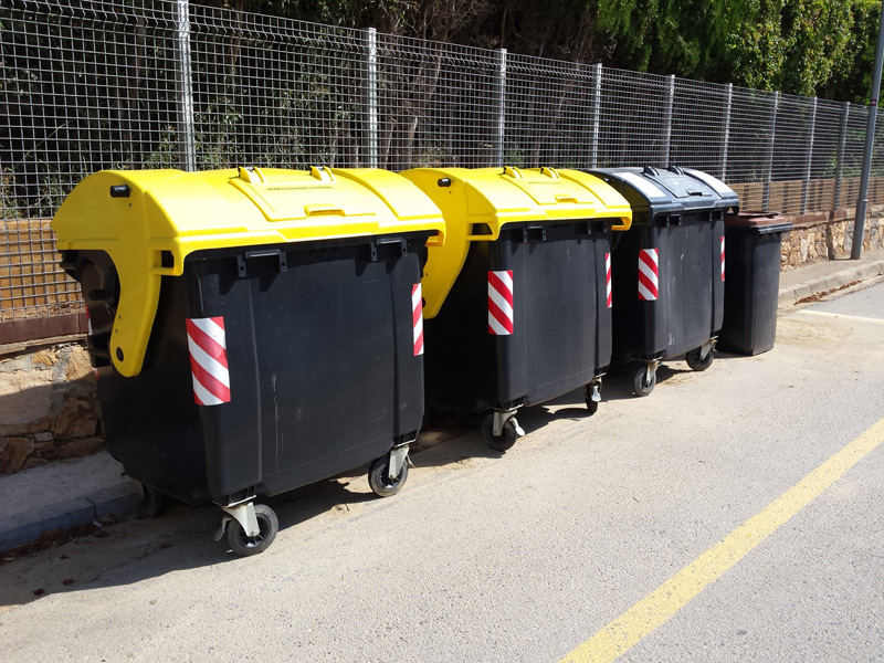 Contenidors de recollida selectiva a Palamós. (Foto: Ajuntament de Palamós).