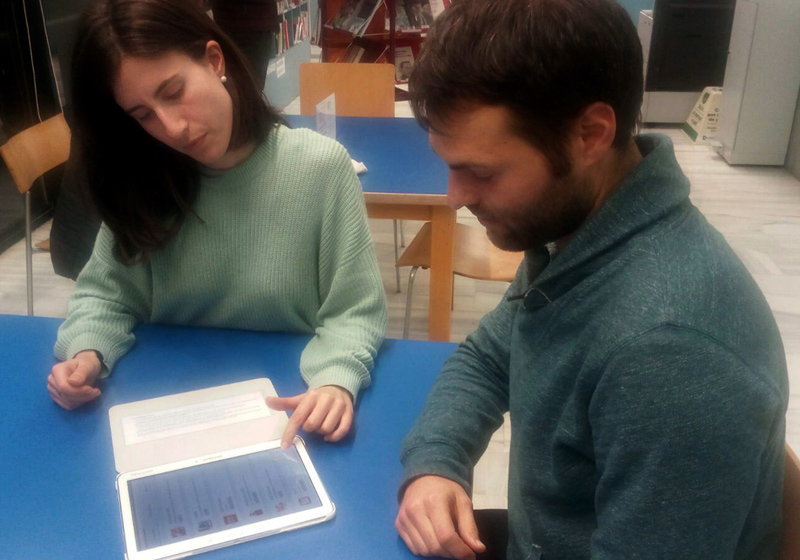 Una de les tauletes que es trobarà a les biblioteques. (Foto: Diputació de Girona).