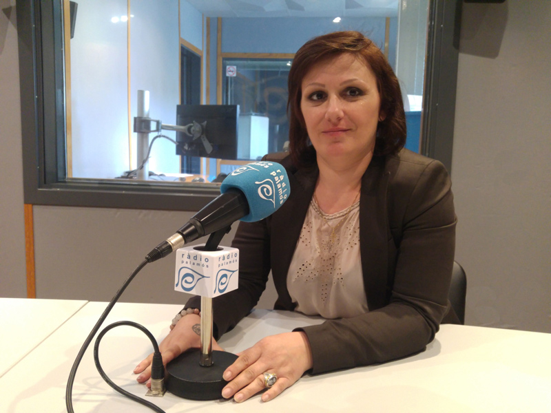 Vanesa Mányik, a l'espai de Ràdio Palamós 'Preguntes'.