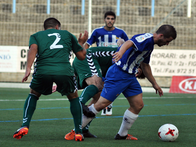 Aquest diumenge torna el derbi empordanès entre Palamós i Figueres. (Foto: Arxiu).