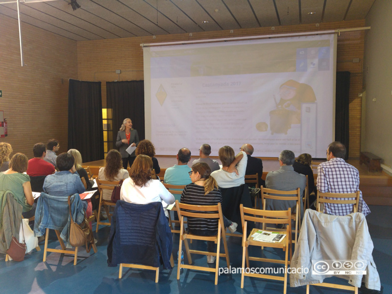 Seminari sobre ciutats educadores, al pavelló de l'escola La Vila, el passat octubre.