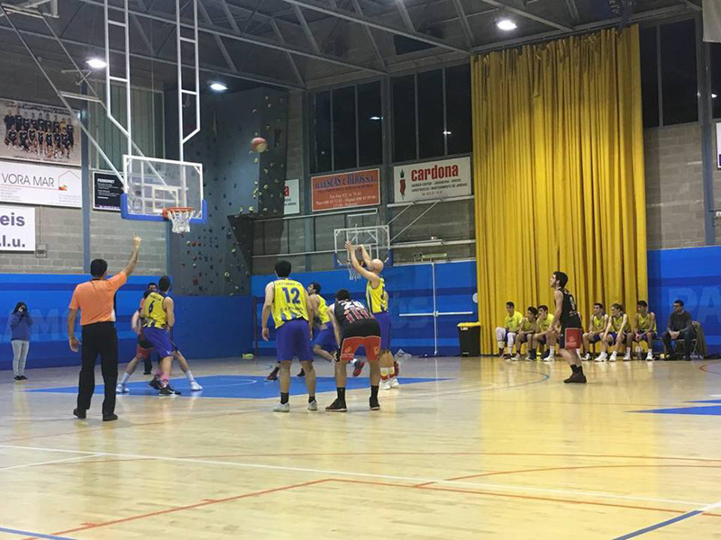 Derbi empordanès entre el CE Palamós i el Bisbal Bàsquet del passat 23 de gener. (Foto: CE Palamós).