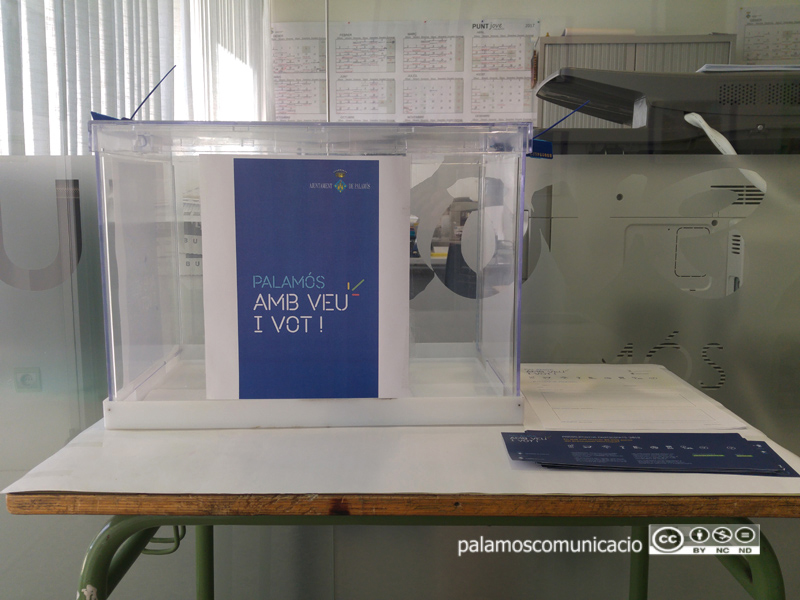 Una de les urnes on es podien dipositar els vots del procés participatiu.