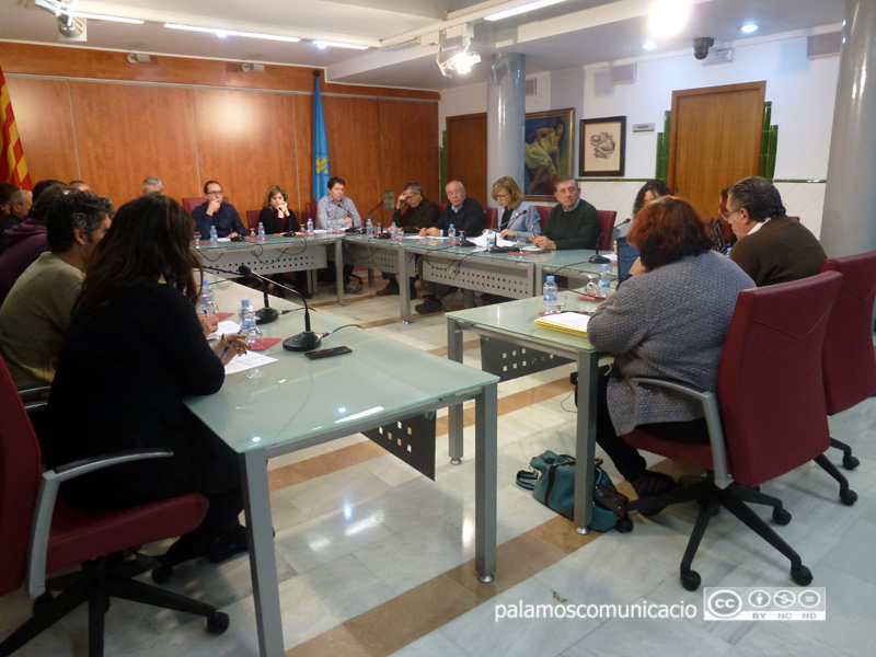 Ple de l'Ajuntament de Palamós celebrat ahir.